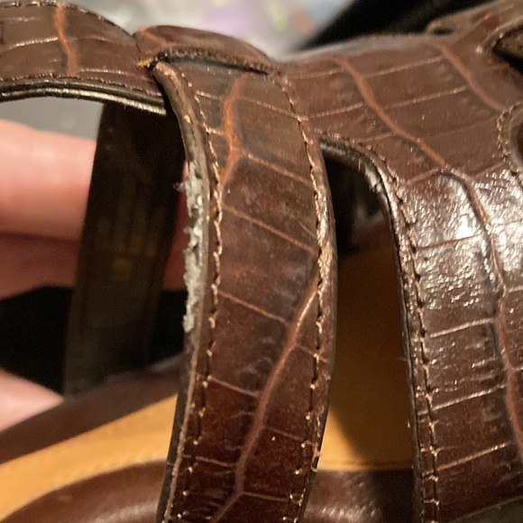 New listing!! Sofft Heeled Ankle-strap Sandal Brown Crocodile Embossed Leather - Picture 10 of 10